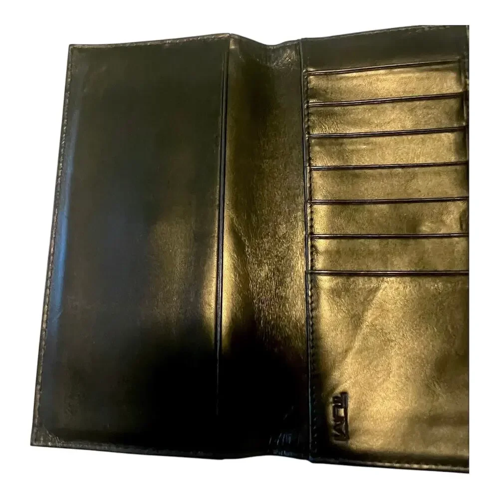 TUMI Black Leather Trifold Travel Wallet Checkbook Organizer Classic Minimalist